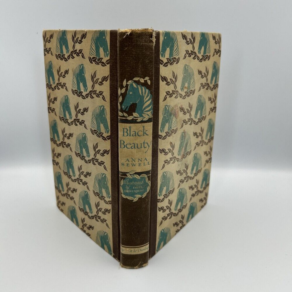 Black Beauty Book - Anna Sewell 1945 Vintage - Hard Cover 288 pages
